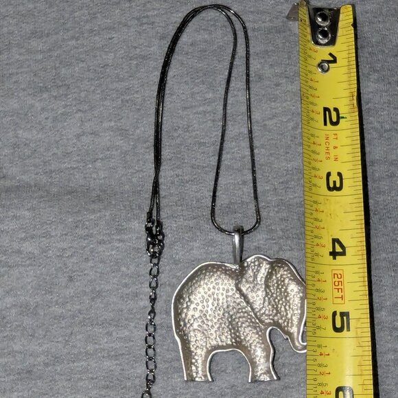 KT $1 with Bundle ~ Chain Necklace with Elephant Pendant 885 - Picture 3 of 3
